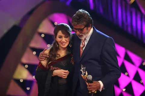 Amitabh Bachchan and Madhuri Dixit at Stardust Awards-2011