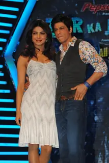 Priyanka and Shahrukh on the sets of 'Zor Ka Jhatka Total Wipeout'
