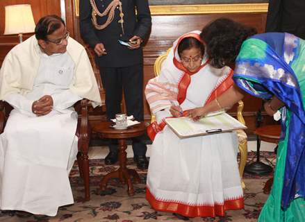 President Pratibha Devisingh Patil being enumerated for Census-2011 at Rashtrapati Bhawan on Wed 9 Feb 2011. .