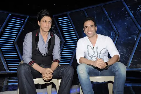 Shah Rukh Khan with Tusshar on the sets of Imagine Zor Ka Jhatka at Yashraj Studios in Mumbai. .
