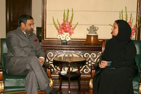 Minister of Foreign Trade UAE Sheikha Lubna Alqassemi with Union Minister of Commerce and Industry Anand Sharma in New Delhi