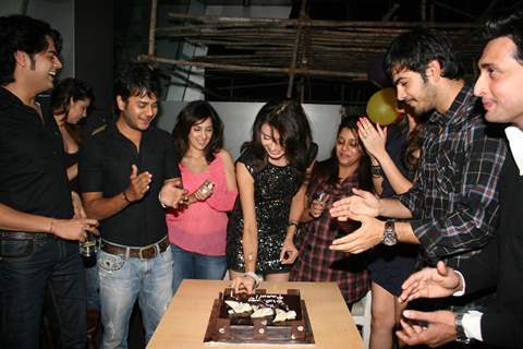 Birthday bash of TV actor Parul Chaudhary, Amboli. .