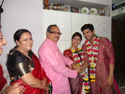 Gurmeet & Debina's parents blessed them in their wedding