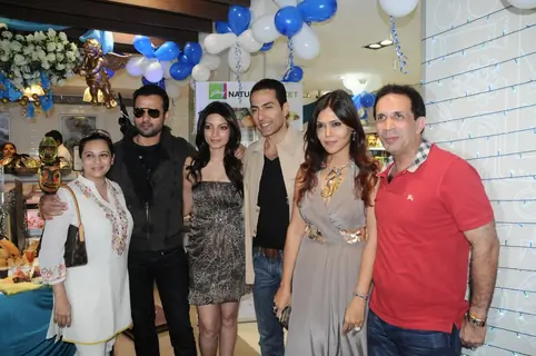 Rohit Roy, Manasi Roy and Shama Sikandar at launch of Nature Basket at Juhu