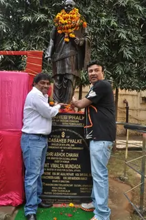 Anu Malik and Johny Lever at Dadasaheb Phalke Punytithi