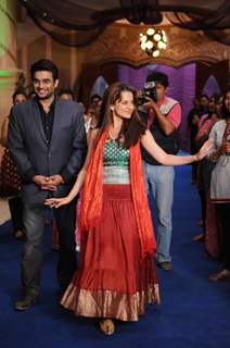 R. Madhavan and Kangna Ranaut of 'Tanu Weds Manu' on Mukti Bandhan