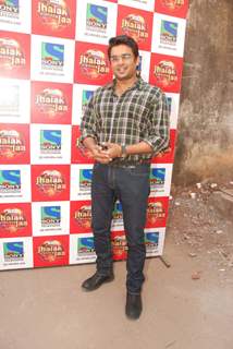 R. Madhavan promote &quot;Tanu Weds Manu&quot; on JDJ sets at Filmistan, Mumbai