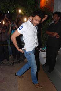 Ritesh Deshmukh at Shahid Kapoor's birthday celebration at Olive, Bandra