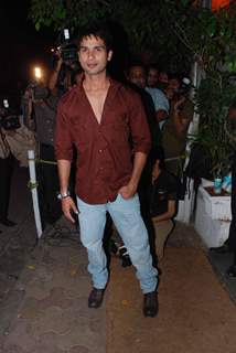 Shahid Kapoor celebrates his birthday in style at Olive, Bandra. .