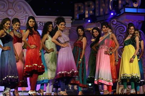 Participants on stage at Grand Finale of Indian Princess 2011-12