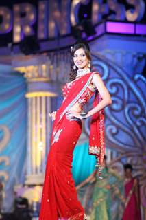 Model walks the ramp at Grand Finale of Indian Princess 2011-12