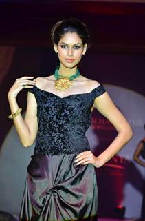 Model walks the ramp for Waman Hari Pethi Jewellery show at Novotel. .