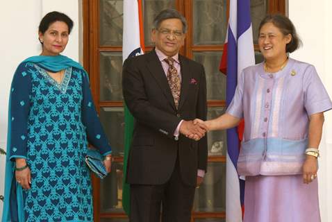 External Affairs Minister S M Krishna and MOS Preneet Kaur with Thailand  Princess Maha Chakri Sirindhorn,in New Delhi on 10 March 2011.