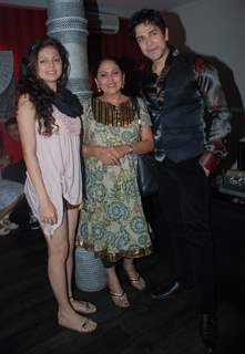 Drashti Dhami and Anju Mahendroo at Piyush Sachdev birthday bash -A rocking affair