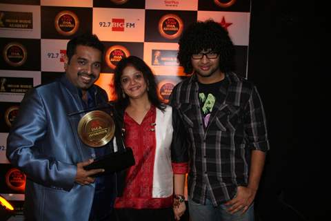 Shankar Mahadevan with family at BIG STAR IMA Awards