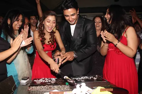 Cake Cutting Sara, Nishant Producer Rajita Sharma at 100 Episode Success Party of Ram Milaayi Jodi