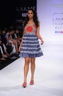 A model displays designer Purvi Doshi's creations during the Lakme Fashion Week day 4 in Mumbai. .