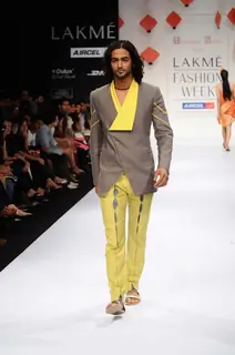 Watch Shayan Munshi walk the ramp for Abhishek Dutta show at Lakme Fashion Week 2011 Day 5 in Grand Hyatt, Mumbai. .