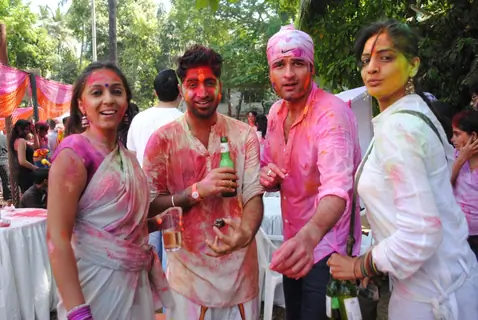 Shweta Salve and Rohit Roy at Ekta, Sanjay and Kiran Bawa's Holi Party at Versova