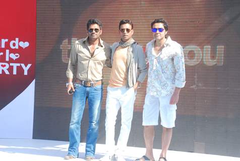 Bobby Deol, Irfan Khan and Sunil Shetty promoting movie Thank You at Madh Island, Mumbai