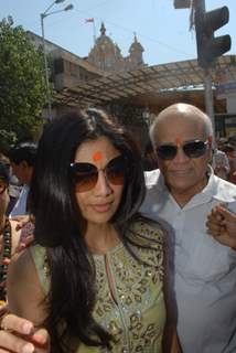 Shilpa Shetty snapped at Siddhivinayak Temple