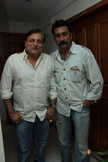 Manoj Joshi and Mukesh Tiwari at Aftab Shivdasani place