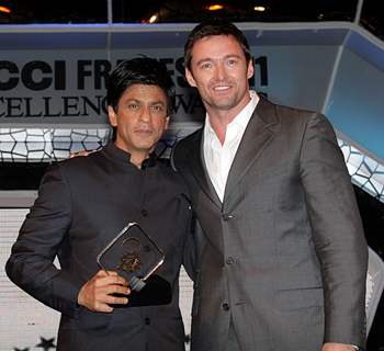 Hugh Jackman honoured Shah Rukh Khan at FICCI Frames Excellence Honours 2011