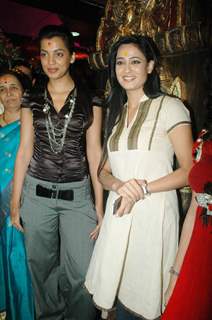 Mugdha Godse and Shweta Tiwari at Jeeva spa launch, Vashi. .