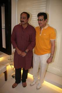 Jeetendra and Sachin Khedekar at release of Film 'Taryanche Beth'