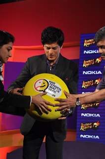 Shah Rukh Khan graces the KKR-Nokia tie-up media meet at the Taj Lands End