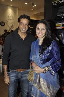 Anup Soni and Juhi Babbar unveil Broken Melodies Book at Landmark in Mumbai on Friday Night. .