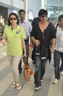 Shahrukh Khan and Juhi Chawla arrive from Kolkata after KKR win