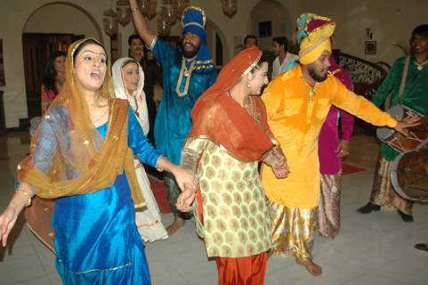 Baisakhi celebration on the sets of Na Aana Is Desh Laado