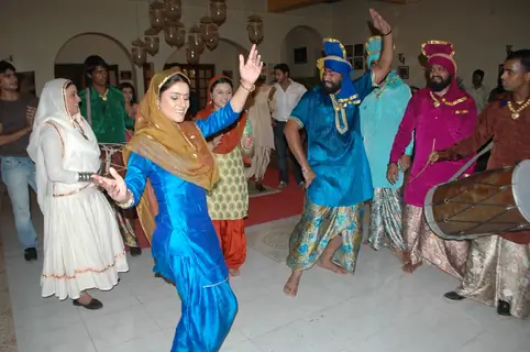 Baisakhi celebration on the sets of Na Aana Is Desh Laado