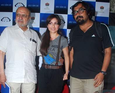 Soha Ali Khan, Anurag & Shyam Benegal unveil Taj Enlighten World Cinema Card at Cinemax, Mumbai