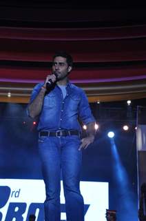 Abhishek Bachchan of Dum Maro Dum promote the film at No Smoking Concert Chitrakoot Ground