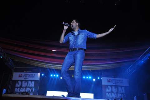 Abhishek Bachchan of Dum Maro Dum promote the film at No Smoking Concert Chitrakoot Ground