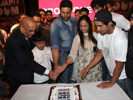 Abhishek Bachchan and the cast of Dum Maro Dum promote the film at No Smoking Concert Chitrakoot Ground