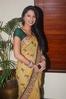 Rucha Hasabnis as Rashi of Saathiya family of Star Plus snapped before leaving for Switzerland