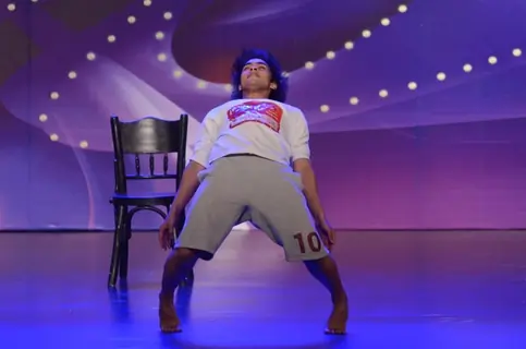 A contestant performs on JUST DANCE auditions held in Mumbai