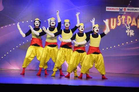 A group of dancers perform on JUST DANCE Mumbai auditions