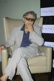 Hollywood actor Harvey Keitel ties up with Bollywod producer Sanjay Singh of 'Udaan' fame at Colaba. .