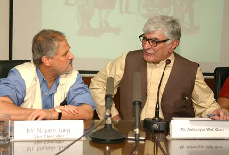 Grandson of Khan Abdul Ghaffar Khan, Asfandyar Wali Khan and Jamia Vice-Chancellor Najeeb Jung at the lecture