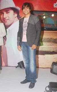 Vivek Oberoi launch singer Apoorv's album Ek Ladki, Shabnami Jaisi