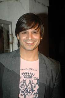 Vivek Oberoi launch singer Apoorv's album at Vie Lounge. .