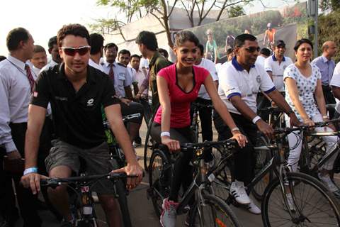 Imran Khan, Priya Dutt and Nicole at BSA Hercules India Cyclothon, Bandra