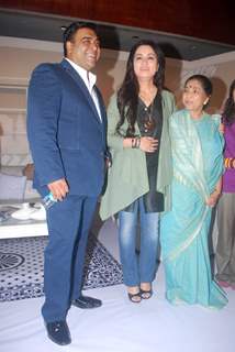 Ram Kapoor, Asha Bhosle and Padmini Kohlapure at the muhurat of the film Maaee in Mumbai