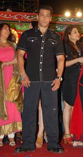 Salman Khan at 'Ready' music launch at Film City