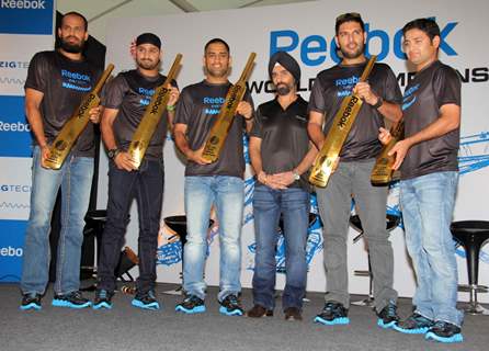 Reebok felicitates the World Cup winners Yuvraj Singh, Dhoni, Yousuf, Piyush and Harbhajan Singh