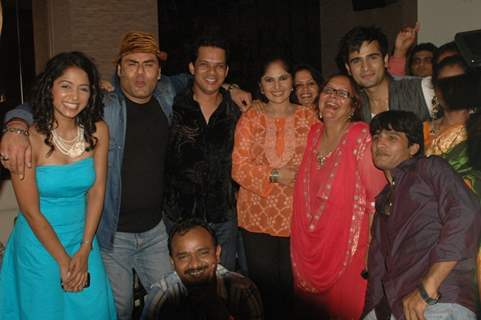 Cast and Crew at 'Rang Badalti Odhani' celebrates 300 episodes